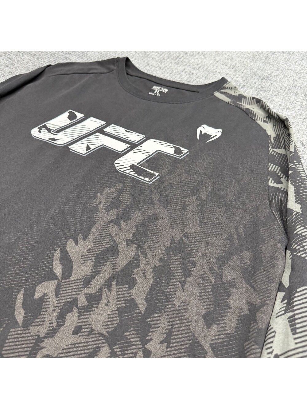 UFC Venom Fight Week Raglan Shirt Mens Large Black Gray Long Sleeve Stretch